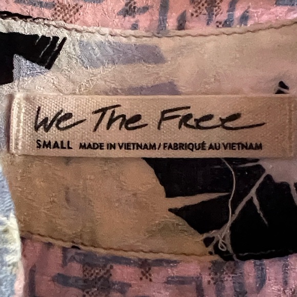 We The Free Blue and Pink Floral Blouse - Picture 2 of 13